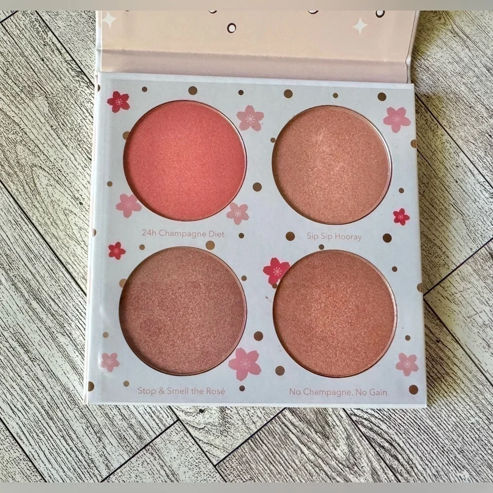 Brand New Beauty Bakerie's Cotton Candy‎ Champagne Blush Palette